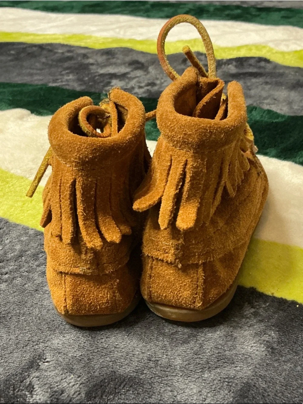 Minnetonka Kids Orange Suede Fringe Moccasins Size 7